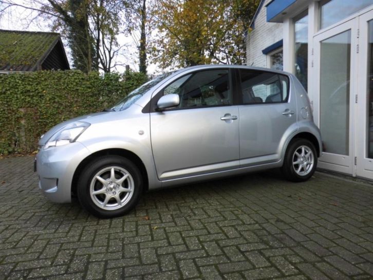 Daihatsu Sirion 2 1.3-16V Prestige