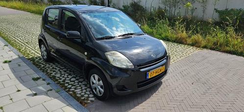 Daihatsu Sirion 2 Premium 1.0 51KW 11-2008 Zwart