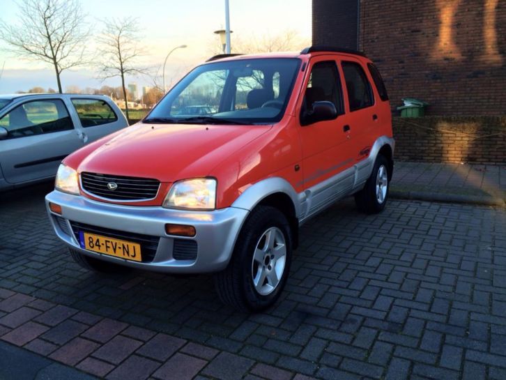 Daihatsu Terios 1.3 16V 2000 Rood 4x4 Full NAP 160.000 KM 