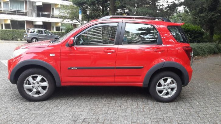 Daihatsu Terios 1.5 2WD 2008 Rood