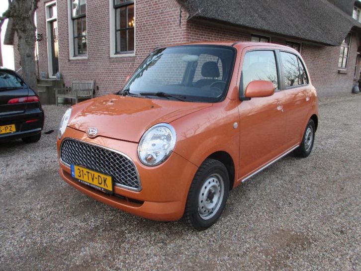 Daihatsu Trevis 1.0 2007 Airco Oranje