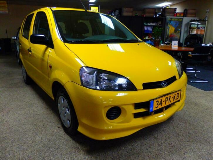 Daihatsu YRV 1.0 2004 Geel