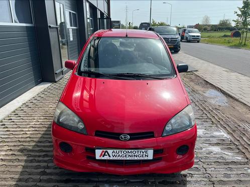 Daihatsu YRV 1.3 AUT 2002 Rood