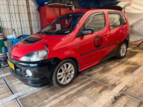 Daihatsu YRV 1.3 GTi AUT 2006 Rood