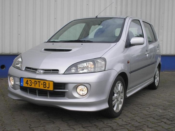 Daihatsu YRV 1.3 Turbo 2004 Grijs.. nieuwstaat..