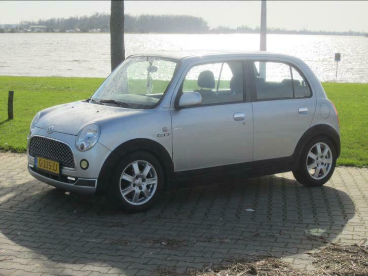 Daihatsu Zeldzame Trevis GT-Momo 1.0-12V,Airco,11-09,Xenon..