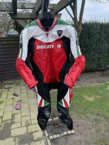 Dainese Ducati motorpak maar 58. Goede staat