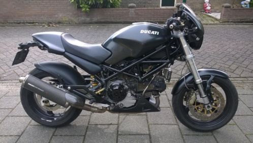 Dark Ducati Monster 1000 i.e. met aangepaste map  ECU