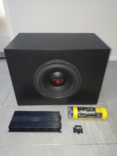DD audio subwoofer, versterker en condensator
