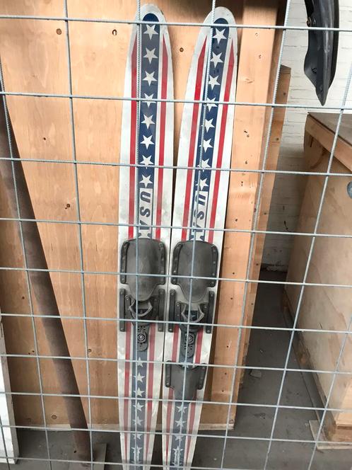 Decoratie skis, Amerikaanse print.