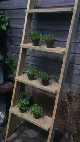 Decoratietrap van steigerhout.