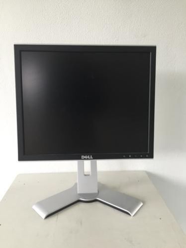 Dell 17inch monitor 2 stuks inclusief kabels
