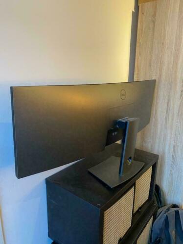 Dell 49 inch curved scherm