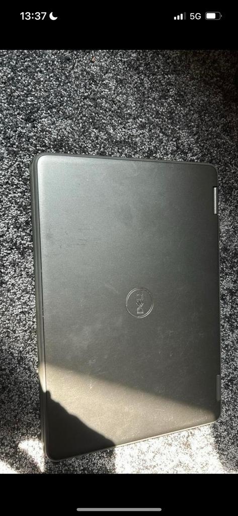 dell laptop  oplader werkt goed