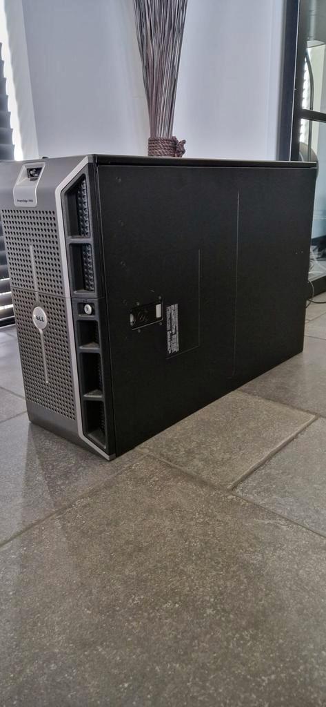DELL PowerEdge 1900 server