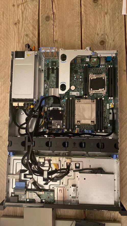 Dell R530, E5-2630v3, 48GB RAM (gebruikt 56 Watt)