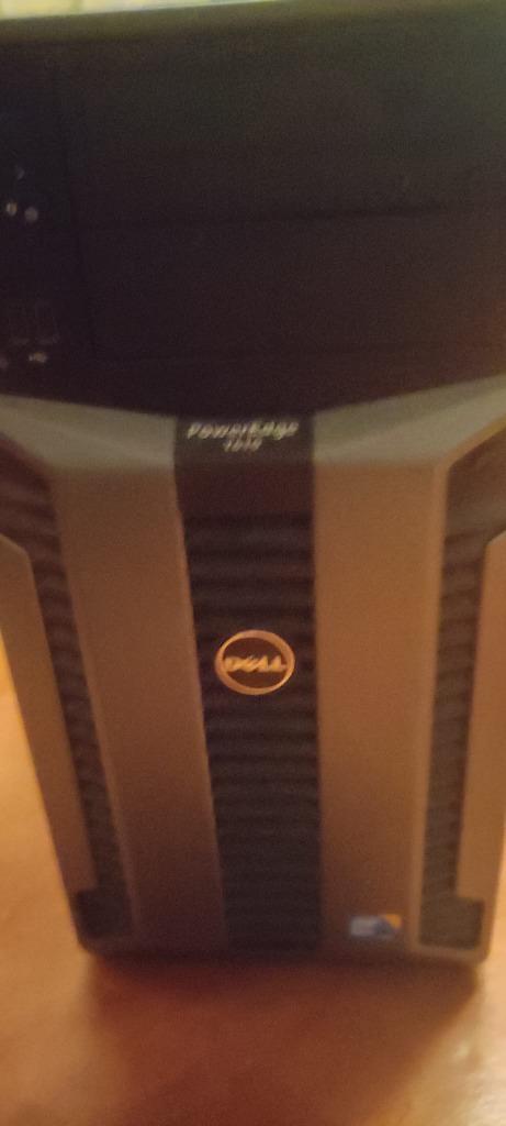 Dell T610 server met extra RAID kaart (Dell PERC H200 RAID C