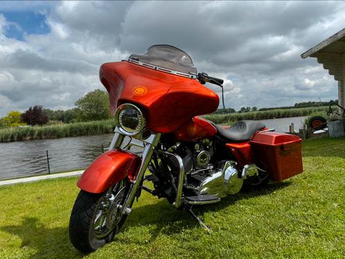 Dikke Harley Davidson Electra Glide met Street glide look