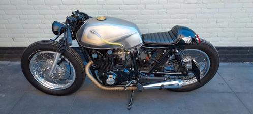 Dikke Suzuki GS 450 twin cafe racer