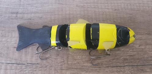 Dingo hardbait swimbait in de kleur jailbird voor de snoeken