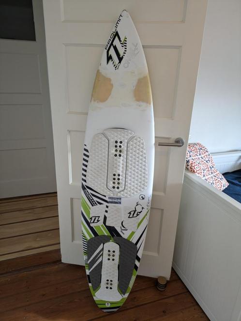 Directional kite surfboard 5.9 North
