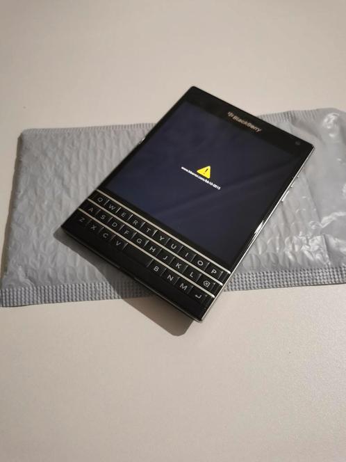 Display blackberry passport