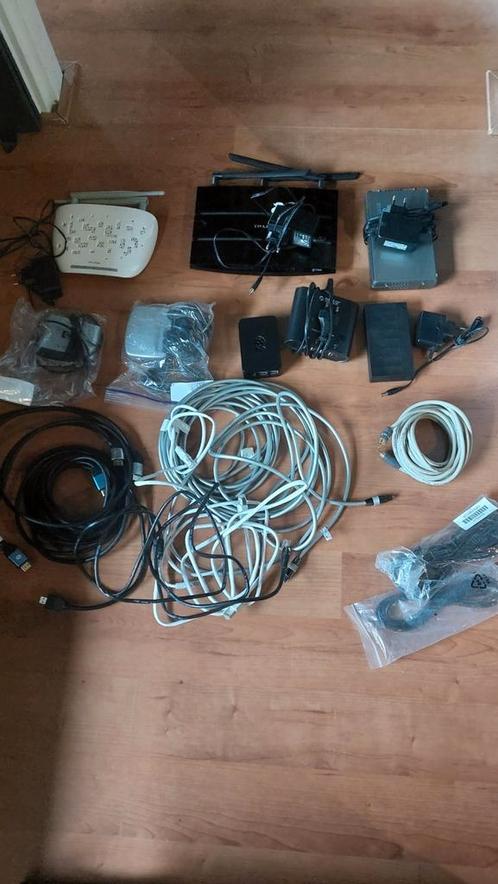 Diverse apparatuur en kabels