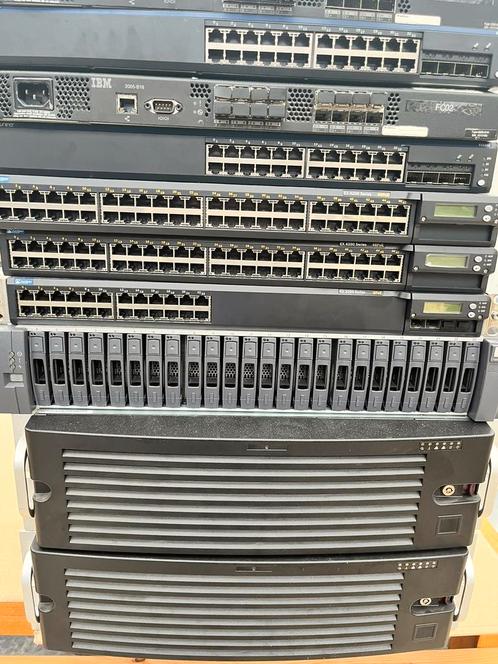 Diverse apparatuur servers  switches in 1 koop