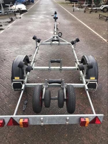 Diverse boot trailers 2x freewheel trailer 1x kantelbaar