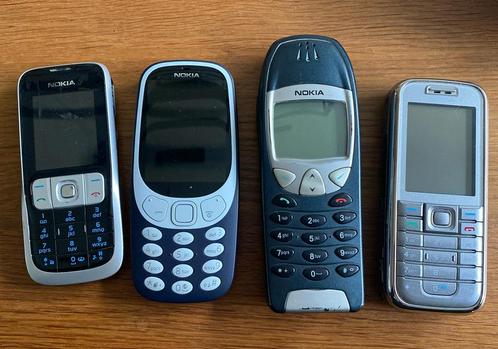 Diverse Nokia toestellen met accessoires