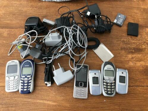 Diverse oude mobiele telefoons Siemens Nokia Samsung