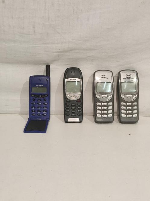 diverse oude telefoons