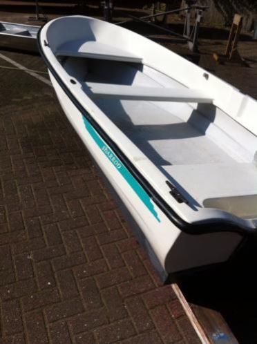 Diverse polyester roeivisbijbootjes voor scherpe prijzen