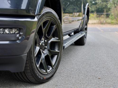 DODGE RAM 1500 WIELEN NIEUW IN ZWART 22 INCH NIGHT EDITION