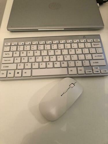 Draadloze toetsenbord en muis en andere thuiswerk producten