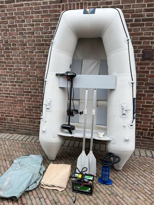 Dragon marine rubberboot. 2,40m incl elektromotor.