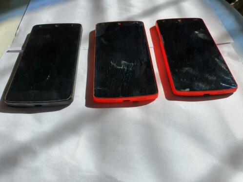 Drie LG Nexus telefoons te koop.
