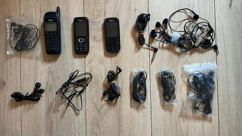 Drie oude Nokia telefoons 6150, 6303ci en E51
