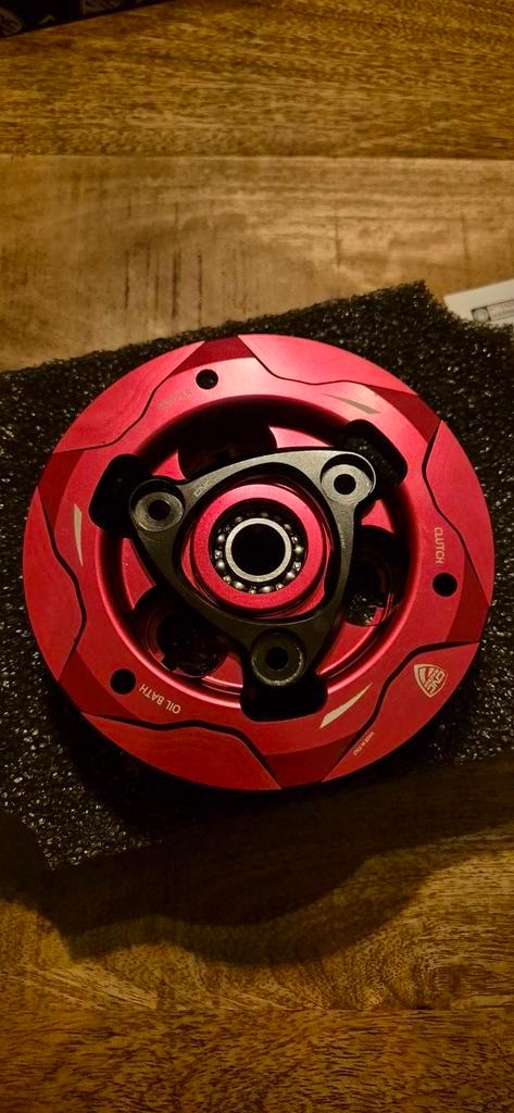 Drukplaat koppeling cnc racing ducati v4 modellen