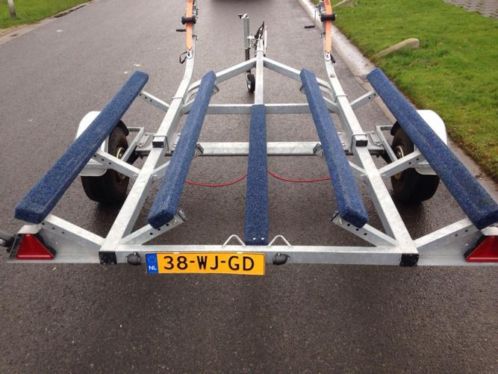 Dubbeljetloader met kenteken