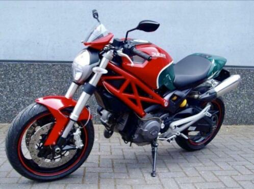 Ducati 696 Mike Hailwood edition