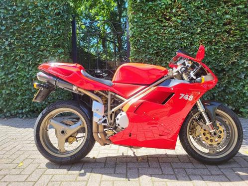 Ducati 748