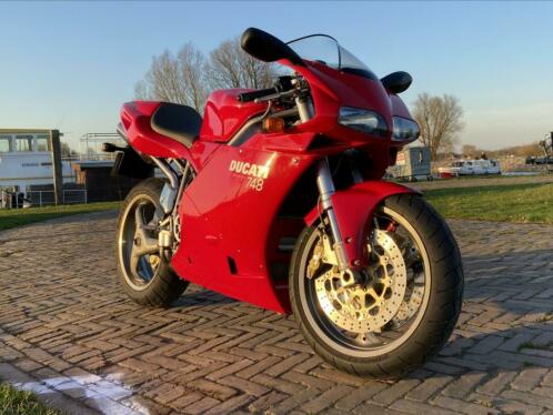 Ducati 748 in Super netjes