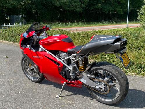 Ducati 749    2004