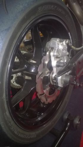 Ducati 749 999 achter wiel in 5,5x17 inch zwart