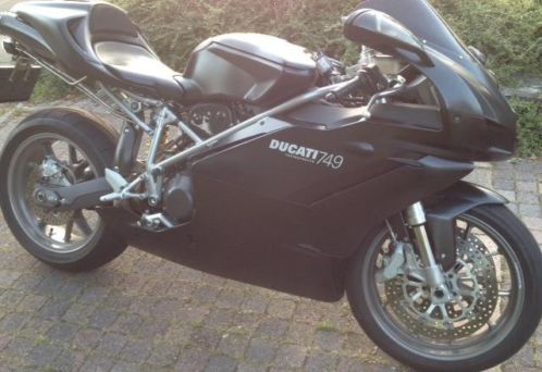 Ducati 749 dark 2005