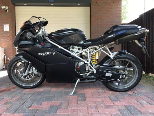 Ducati 749 Dark