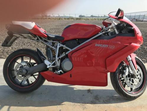 Ducati 749 mono posto met termignoni uitlaat  chip