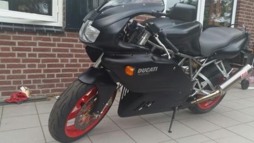 Ducati 750 SS IE mat zwart. Ferrari rode wielen
