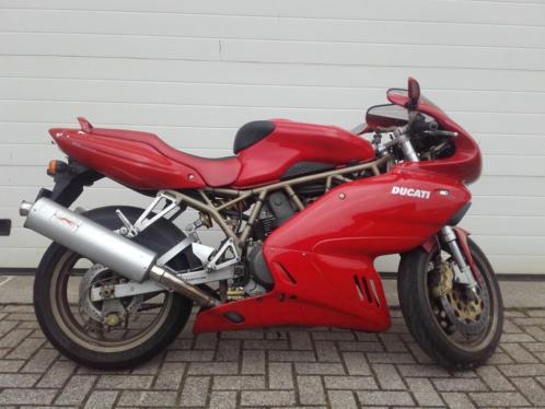 Ducati 750 ss met schade mooie basis voor caferacer, tracker